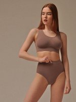 Женские моделирующие трусы слип из мягкой эластичной микрофибры.