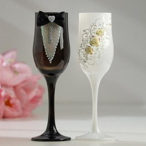Набор свадебных бокалов "Молодожёны", с лепниной, чёрно - белый
