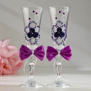 Набор свадебных бокалов "Восторг", с лепниной, бисером и бантами, фиолетовый
