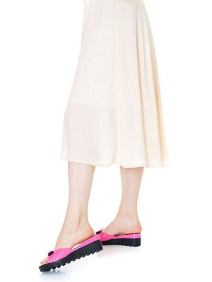 Шлепки Страна производитель: Турция
Размер женской обуви x: 36
Полнота обуви: Тип «F» или «Fx»
Вид обуви: Шлепанцы
Материал верха: Лаковая кожа натуральная
Материал подкладки: Натуральная кожа
Стиль: 