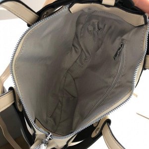 Элегантная сумочка Sanremo с ремнем через плечо из матовой эко-кожи дынного цвета.