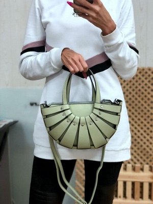 Элегантная сумочка Sanremo с ремнем через плечо из матовой эко-кожи фисташкового цвета.