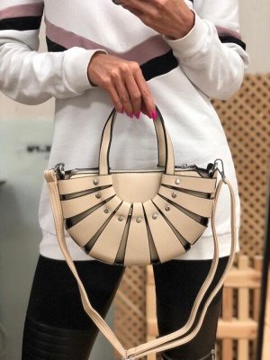 Элегантная сумочка Sanremo с ремнем через плечо из матовой эко-кожи пшеничного цвета.