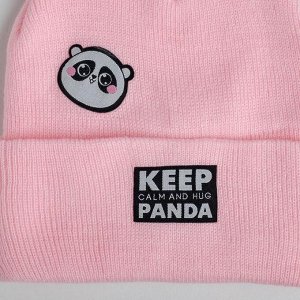 Стильная женская шапка "Keep calm and hug panda"