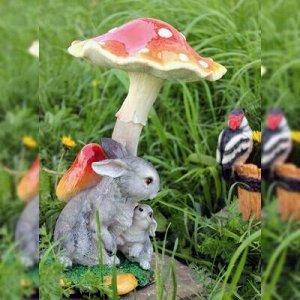 Скульптура-фигура для сада из полистоуна "Мухомор с зайцами"
