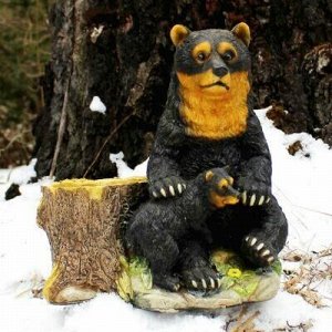 Скульптура-фигура кашпо для сада из полистоуна "Медведь с ме