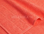Коралловое махровое полотенце
