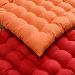 Подушка на стул, размер 40х40х4 см, цвет красный