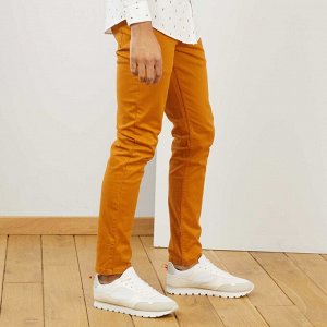 Узкие брюки из твила с 5 карманами - коричневый