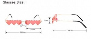 Очки женские солнцезащитные в чехле, стекла в виде трех сердец, цвет черный