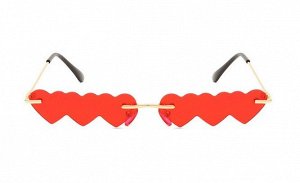 Очки женские солнцезащитные в чехле, стекла в виде трех сердец, цвет красный