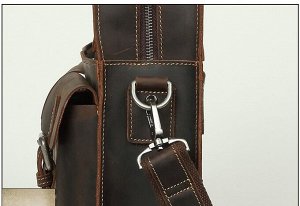 Ayaan Большая многофункциональная элегантная деловая мужская сумка с очень вместительным отделением из натуральной кожи. С элегантной отстрочкой в стиле 'Ретро'. Впереди объемные карманы с клапанами. 