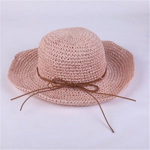 Шляпа 58 см
Женские шляпы с широкими полями – это стильные и элегантные аксессуары, которые не только меняют образ, но и позволяют сделать черты лица более мягкими, защищают глаза и волосы от прямого 