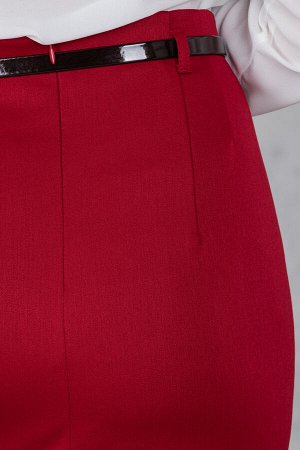 Юбка Модель: юбка. Цвет: красный. Комплектация: юбка, ремень. Состав: полиэфир-70%, вискоза-25%, эластан-5%. Бренд: TRIMONTI. Фактура: однотонная.