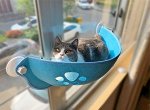 Лежанка для кошек на окно