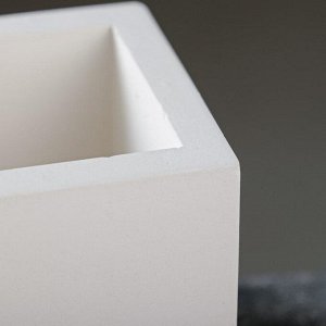 Фигурное кашпо "Куб с поддоном" белое 0 25 л/ 8х6х6см