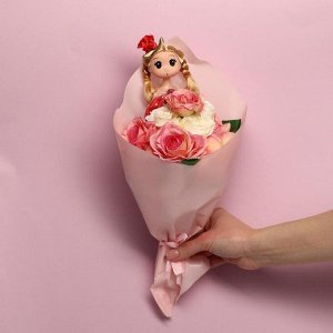 Букет с игрушкой «Кукла Марта»
