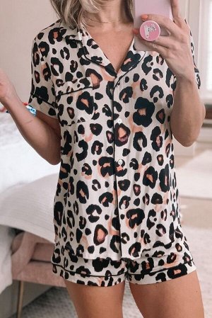 Бежевый пижамный комплект с леопардовым принтом: рубашка с коротким рукавом + шорты