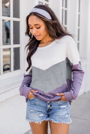 Трехцветный пуловер-свитшот: серый, белый, фиолетовый