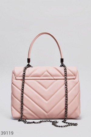 Розовая сумка в деловом стиле