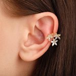 Серьга &quot;Каффа&quot; три цветка, цвет белый в золоте