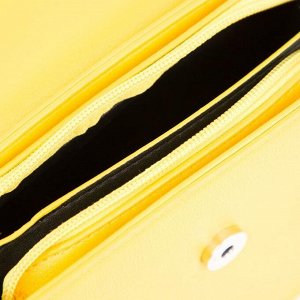 Сумка-мессенджер, отдел на клапане, наружный карман, регулируемый ремень, цвет жёлтый