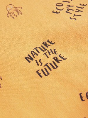 Свитшот Оранжевый свитшот из футера без начеса для мальчика. Изделие декорировано надписями "Eco is my style; Nature is the future; Save our seas". Манжеты, нижний край  и горловина укреплены трикотаж