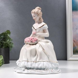 Сувенир керамика "Дама в бальном платье с тарелкой с розами" 22х17х13 см