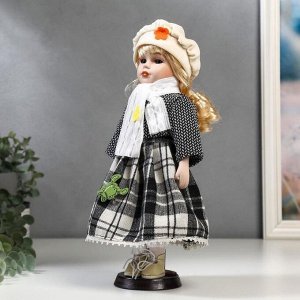 Кукла коллекционная керамика "Блондинка с кудрями, наряд в клетку и белом берете" 30 см