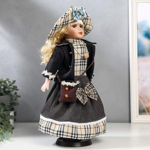 Кукла коллекционная керамика "Блондинка с кудрями, наряд в клеточку с бантами" 40 см