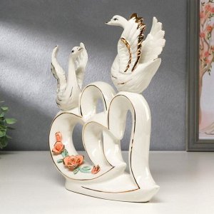 Сувенир керамика "Два лебедя на сплетенных сердцах" 27,3х26,4х7 см