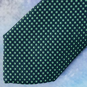 Галстук Цвет: зелёный. Комплектация: галстук. Состав: микрофибра-100%. Бренд: Svyatnyh. Длина, см: 35. Ширина, см: 6. Фактура: узор.