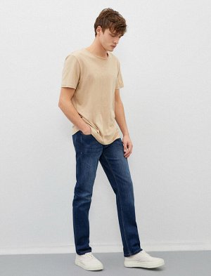 джинсы Материал: %99  Хлопок, %1  эластан Параметры модели: рост: 187 cm, грудь: 88, талия: 73, бедра: 91 Надет размер: 32/34