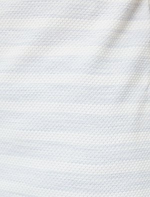 футболка Материал: Ana Kumas %67 вискоз | %30 Полиэстер | %3 эластан Параметры модели: рост: 188 cm, грудь: 99, талия: 75, бедра: 95 Надет размер: L