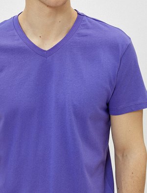 футболка Материал: %100 Хлопок Параметры модели: рост: 188 cm, грудь: 99, талия: 79, бедра: 0 Надет размер: M