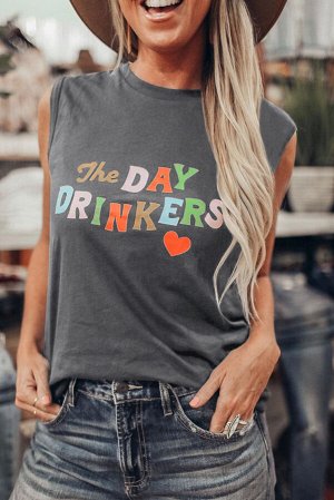 Серая майка с надписью: The DAY DRINKERS