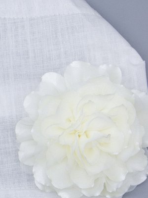 Косынка для девочки на резинке, сбоку большой кремовый цветок, белый