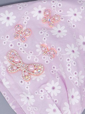 Косынка для девочки на резинке, белые цветы, сбоку четыре розовые бабочки из страз, светло-розовый