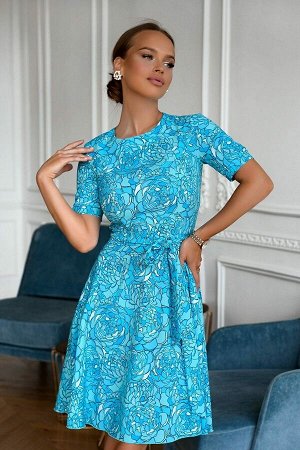 Платье Яркая расцветка ткани как само лето! Очень популярныая модель в голубом исполнении. Не глубокий вырез и рукавчик подчеркнут платье в выгодном стиле. Ремешок идет в комплекте