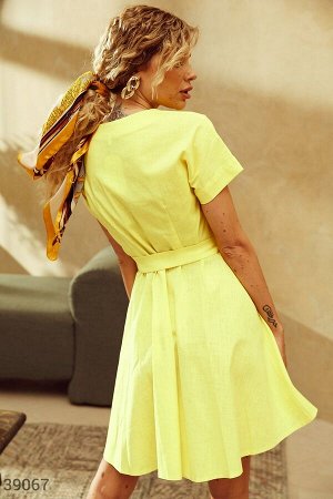 Льняное платье желтого цвета