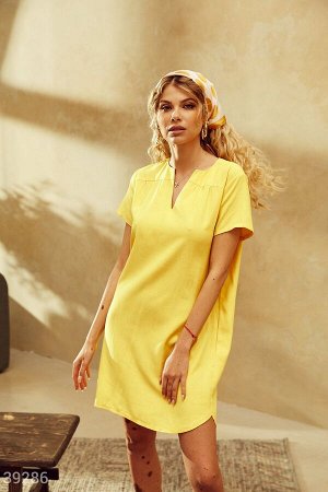Желтое льняное платье