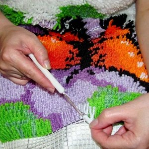 Подушка (наволочка) - Ковровая вышивка техника