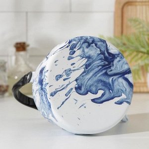 Чайник эмалированный «Элемент», 1,7 л, цвет белый, голубой