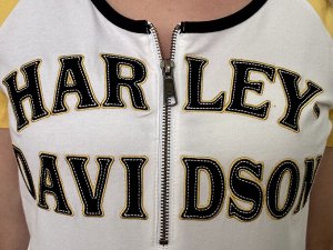 Удлиненная женская футболка Harley-Davidson – бело-желтый микс с замочком и брендовой аппликацией на груди №1054