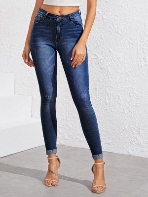 Модные рваные джинсы