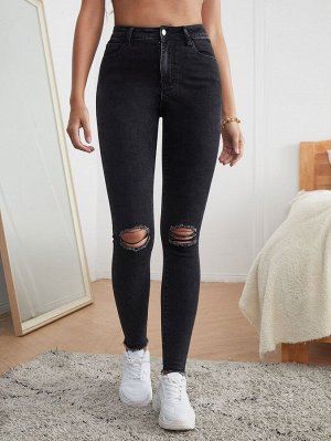 Рваные короткие джинсы с высокой талией