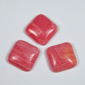 Кабошоны из агата красного квадрат, 20*20*7мм.