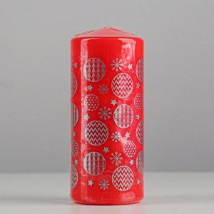 Свеча - цилиндр "Ёлочные шары", 5х10 см, красная с серебром