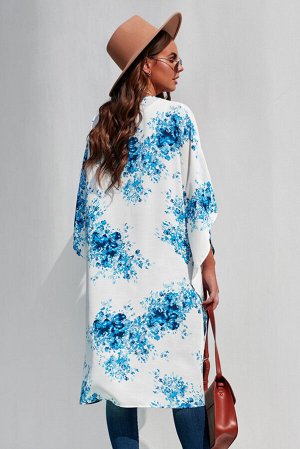 Белое шифоновое пляжное кимоно с голубым цветочным принтом