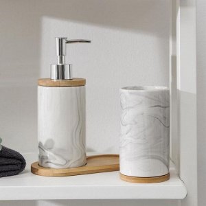 Набор аксессуаров для ванной комнаты «Натура», 2 предмета (дозатор 400 мл, стакан, на подставке), цвет бело-серый
